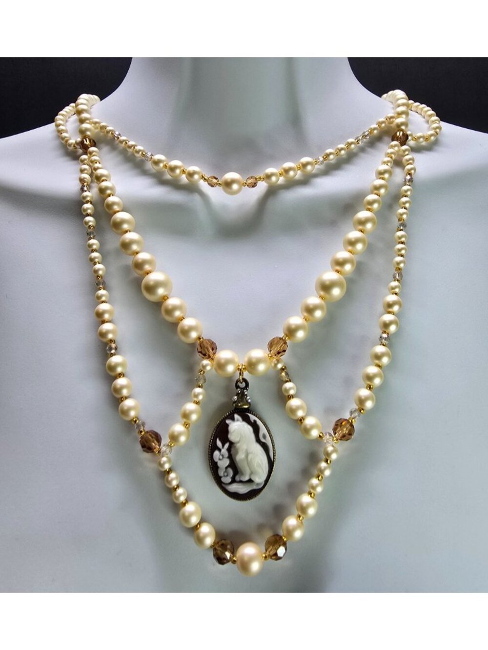 Handcrafted Vintage Inspired 18k gold plated Glass Pearl Cat Beaded Necklace